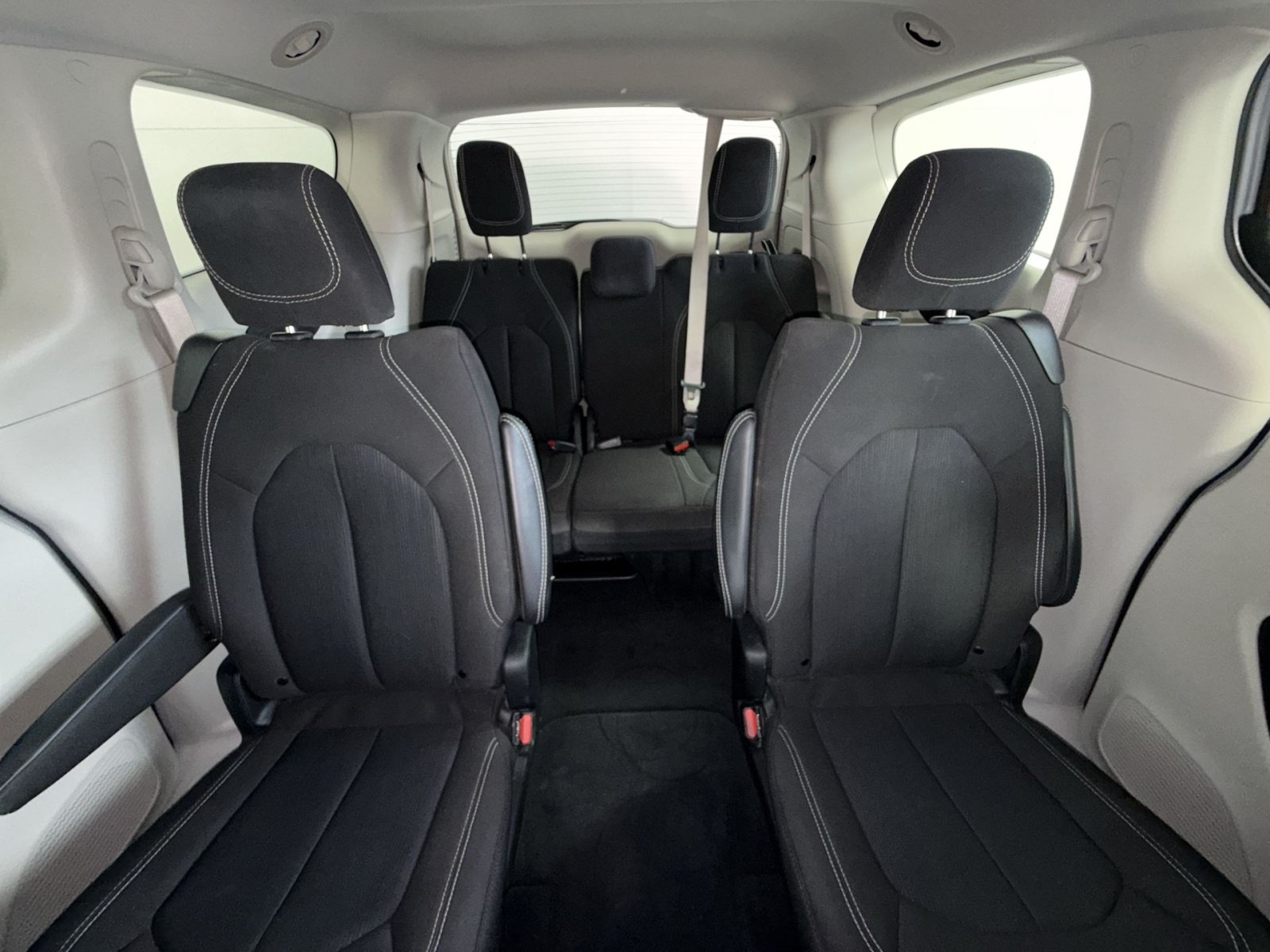 Used 2024 Chrysler Voyager LX FWD image 23