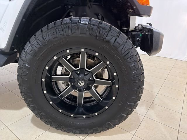 Used 2018 Jeep Wrangler Unlimited Sahara w/ Uconnect 4C Nav & Sound Group image 29