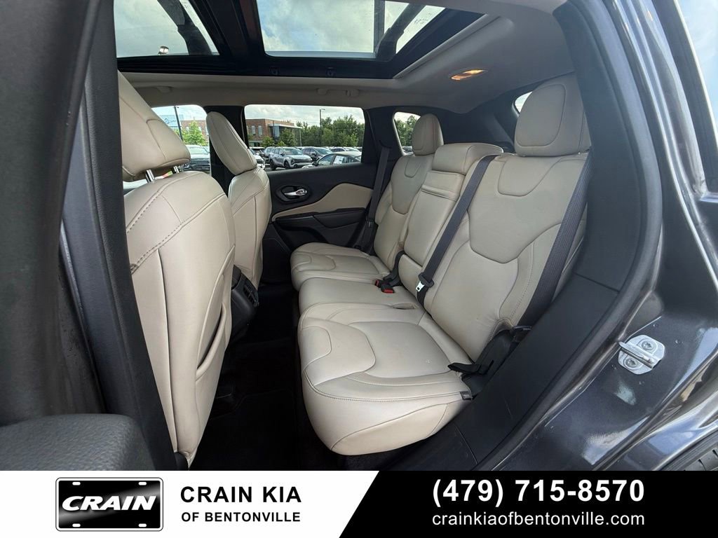 Used 2016 Jeep Cherokee Limited AWD/4WD image 25