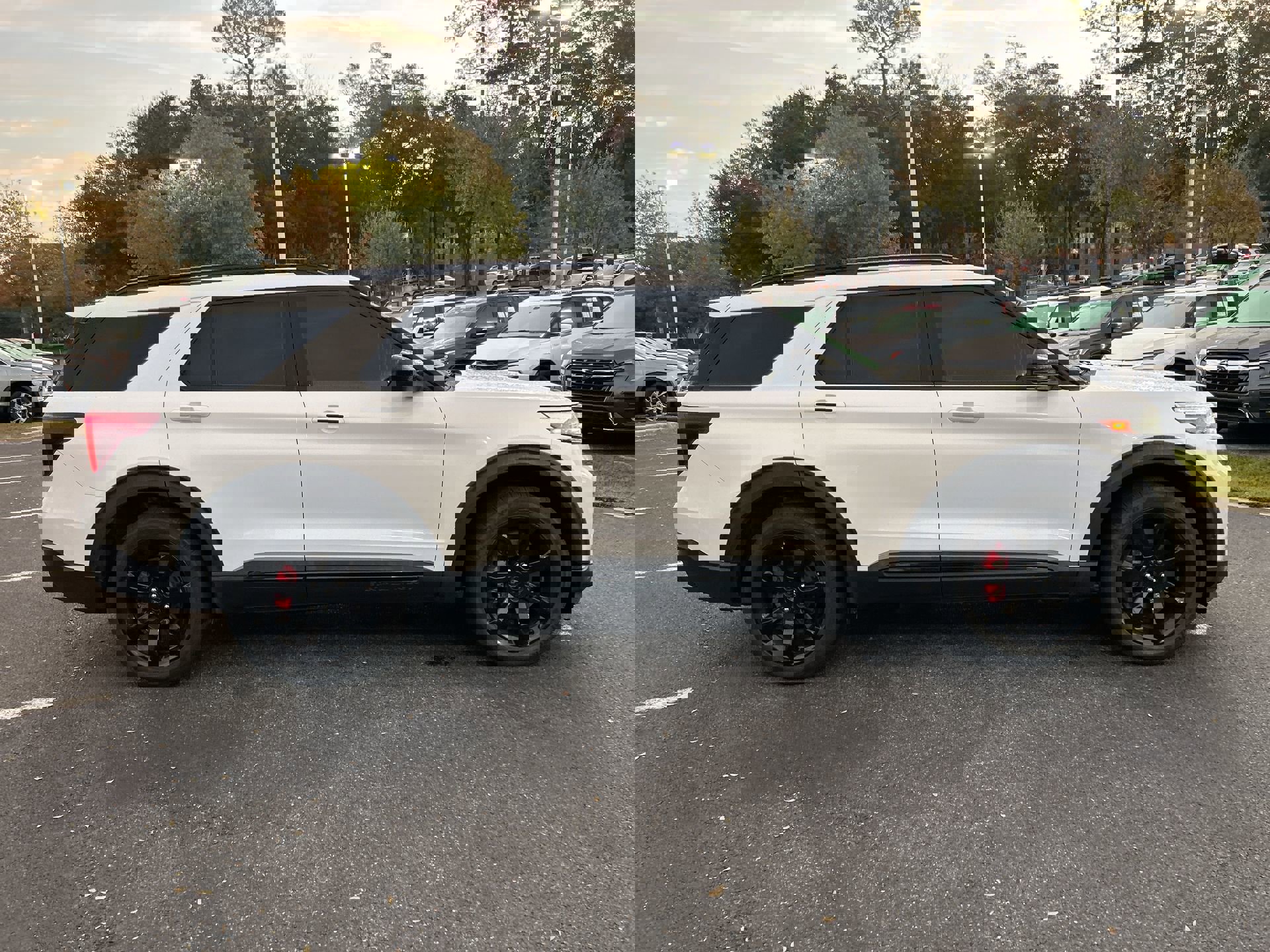 Used 2020 Ford Explorer ST w/ ST Street Pack image 10