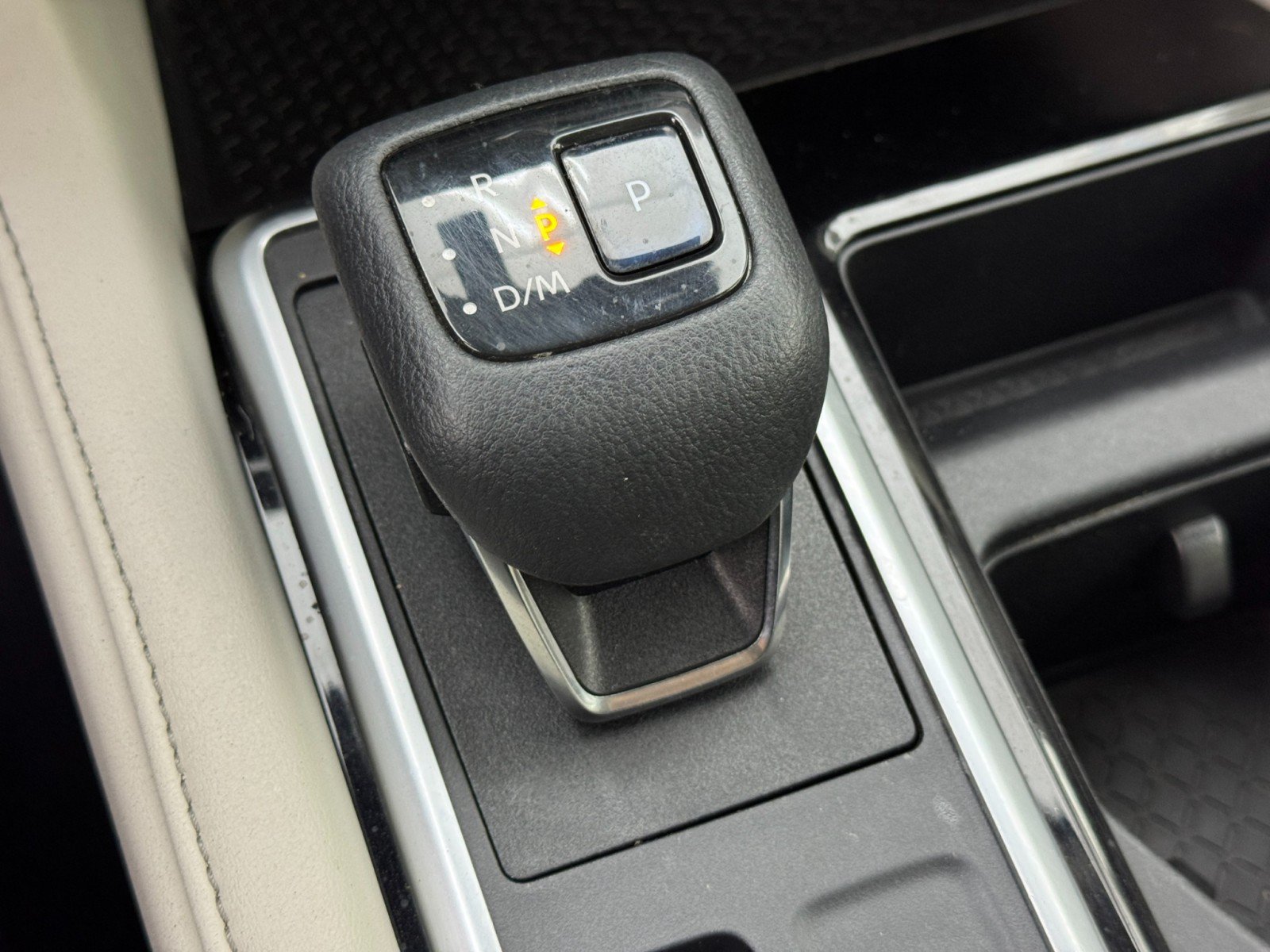 Used 2022 Nissan Pathfinder SV image 26