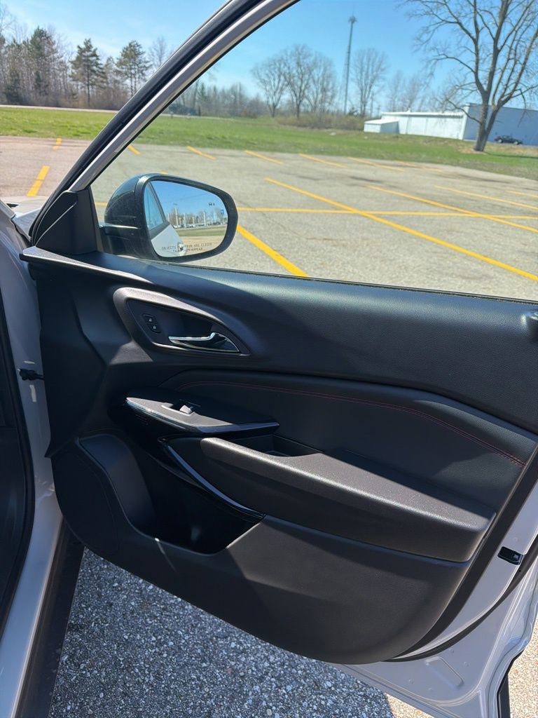 New 2026 Chevrolet Trax RS w/ Sunroof Package image 15