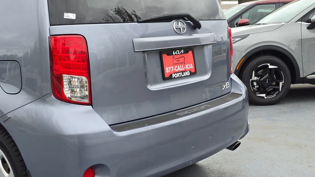 Used 2012 Scion xB FWD image 13