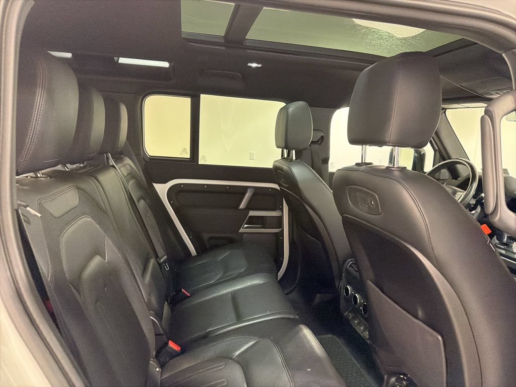 Certified 2022 Land Rover Defender 110 X-Dynamic SE AWD/4WD image 28