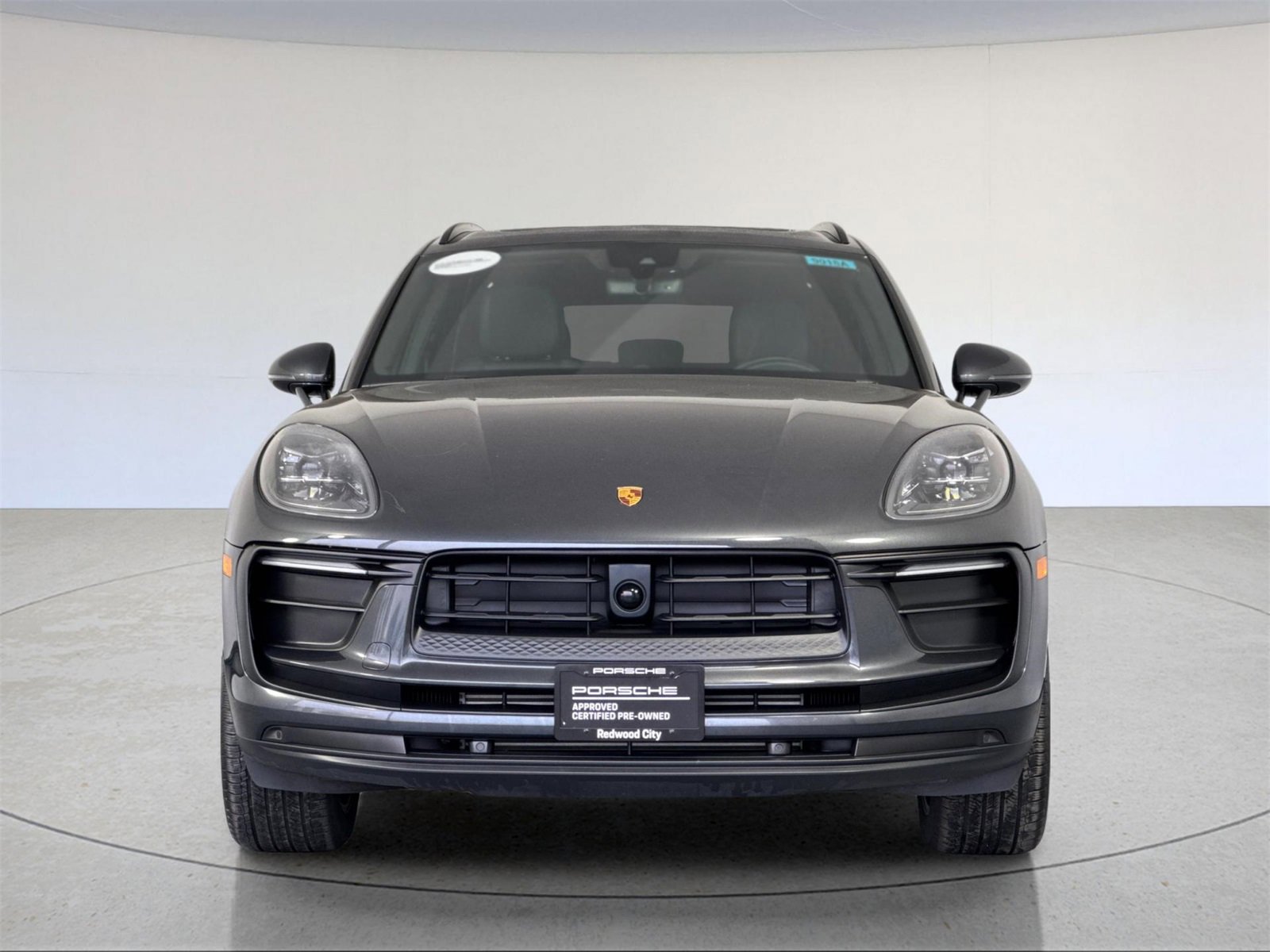 Used 2025 Porsche Macan image 11