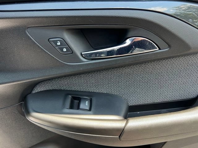 Used 2022 Chevrolet TrailBlazer LT w/ LPO, Blackout Package FWD image 32