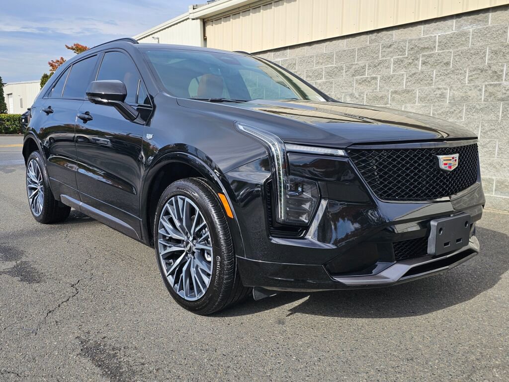 Used 2025 Cadillac XT4 Sport image 13