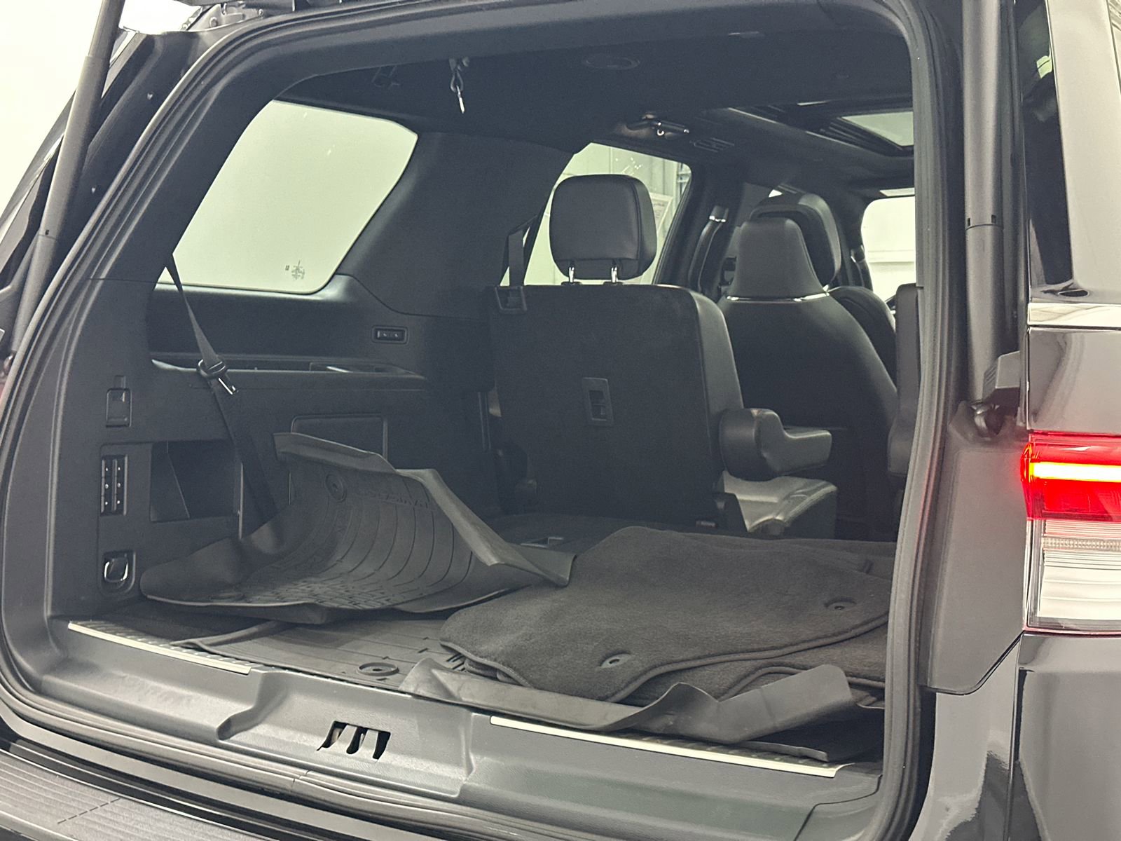 Used 2024 Lincoln Navigator Reserve image 9