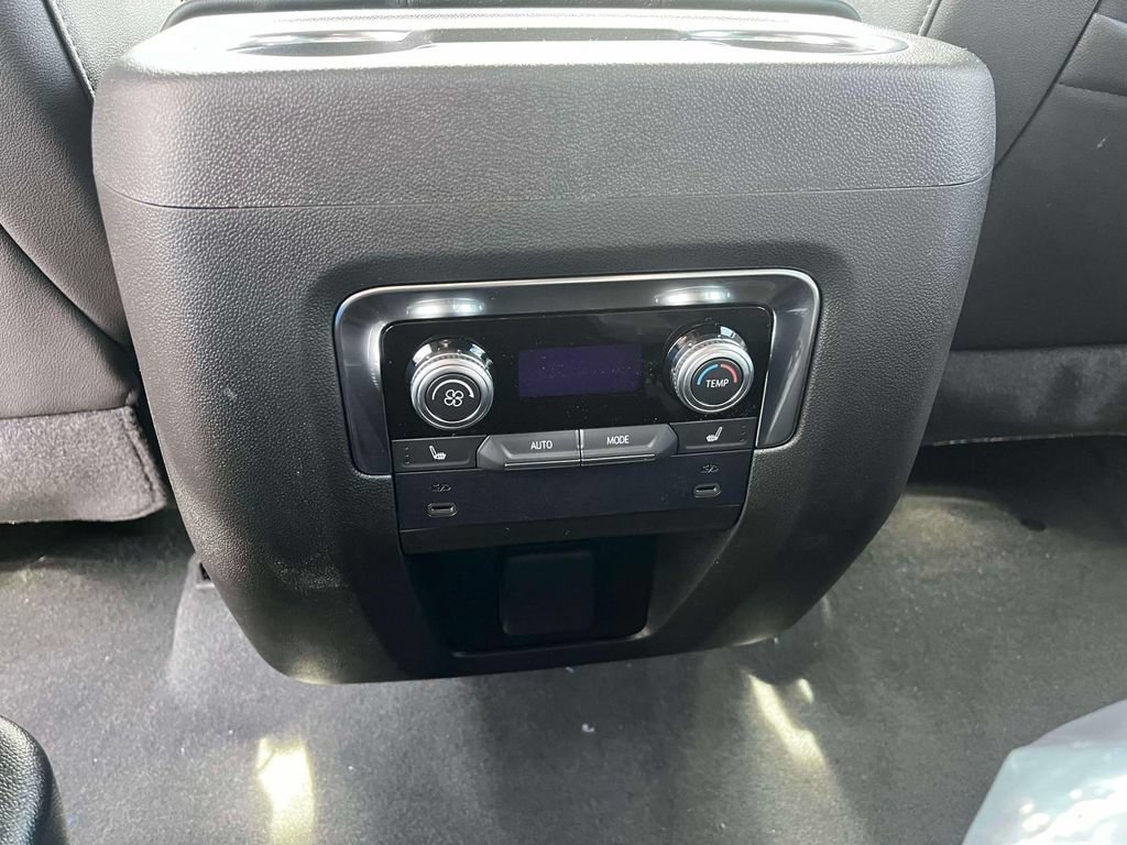 New 2026 GMC Yukon XL AT4 w/ AT4 Premium Package AWD/4WD image 14