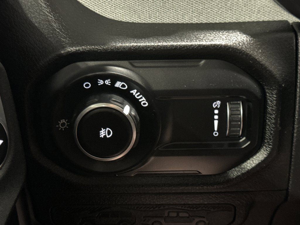 Used 2024 Jeep Wrangler Sport S image 32