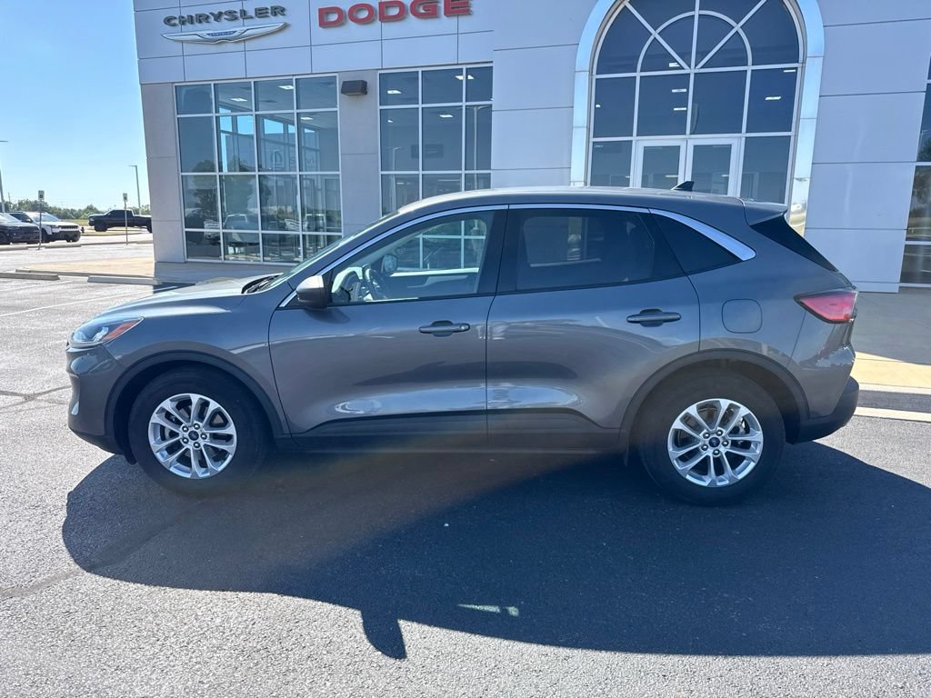 Used 2022 Ford Escape SE w/ Convenience Package FWD image 2