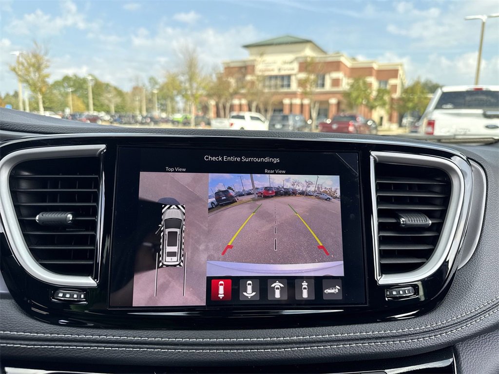 New 2026 Chrysler Pacifica Select image 24