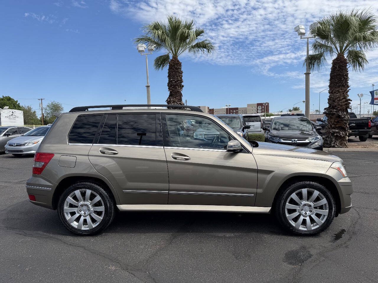 Used 2010 Mercedes-Benz GLK 350 4MATIC image 7