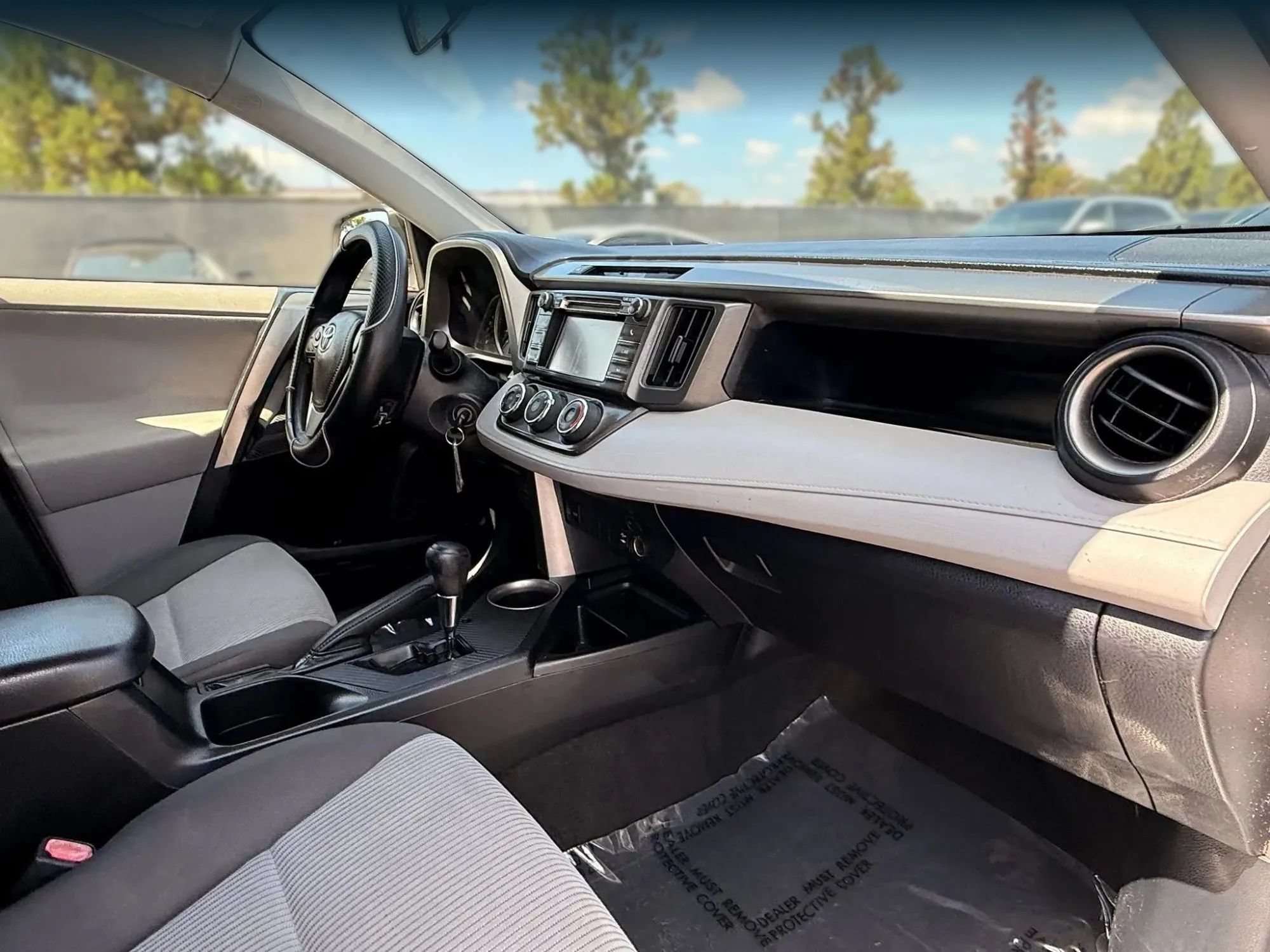 Used 2013 Toyota RAV4 LE FWD image 19