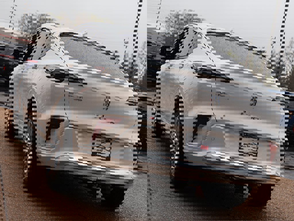 Used 2025 Buick Envista Avenir image 4