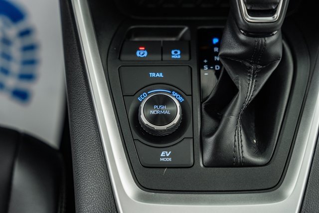 Certified 2022 Toyota RAV4 XLE Premium image 29