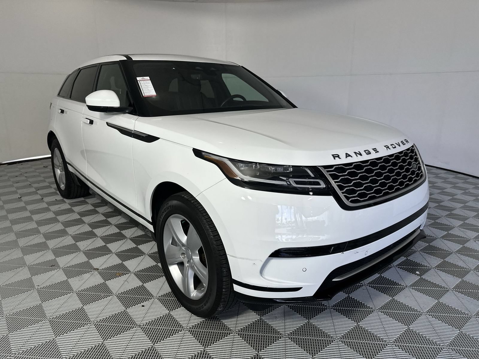 Used 2022 Land Rover Range Rover Velar S AWD/4WD image 2
