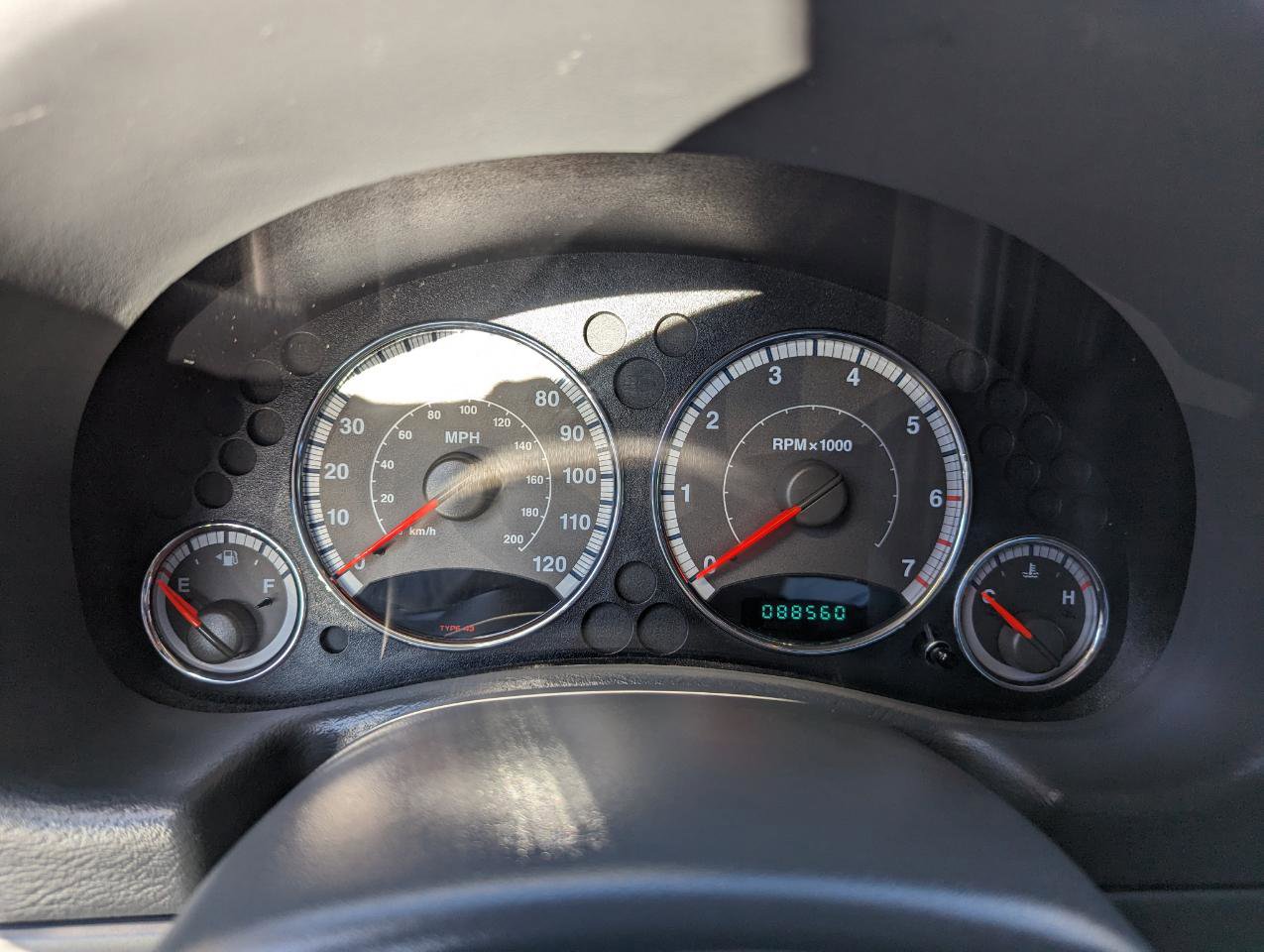 Used 2005 Jeep Liberty Limited AWD/4WD image 17