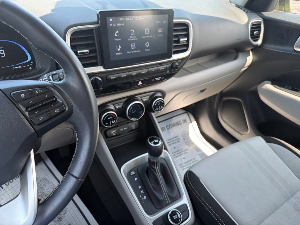 Certified 2024 Hyundai Venue SEL FWD image 27