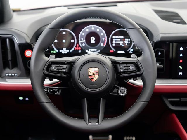 Certified 2025 Porsche Cayenne S AWD/4WD image 13