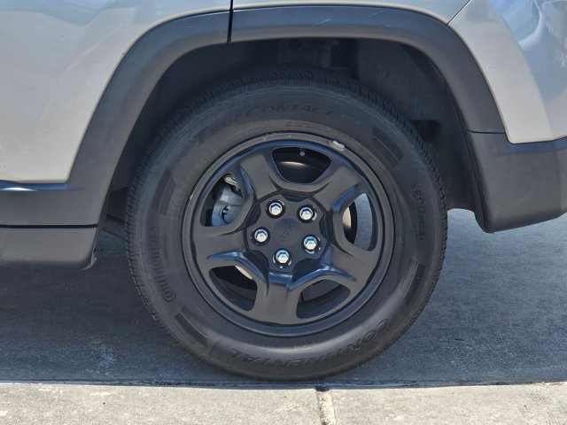 Used 2020 Jeep Compass Sport w/ Tech Group FWD image 15