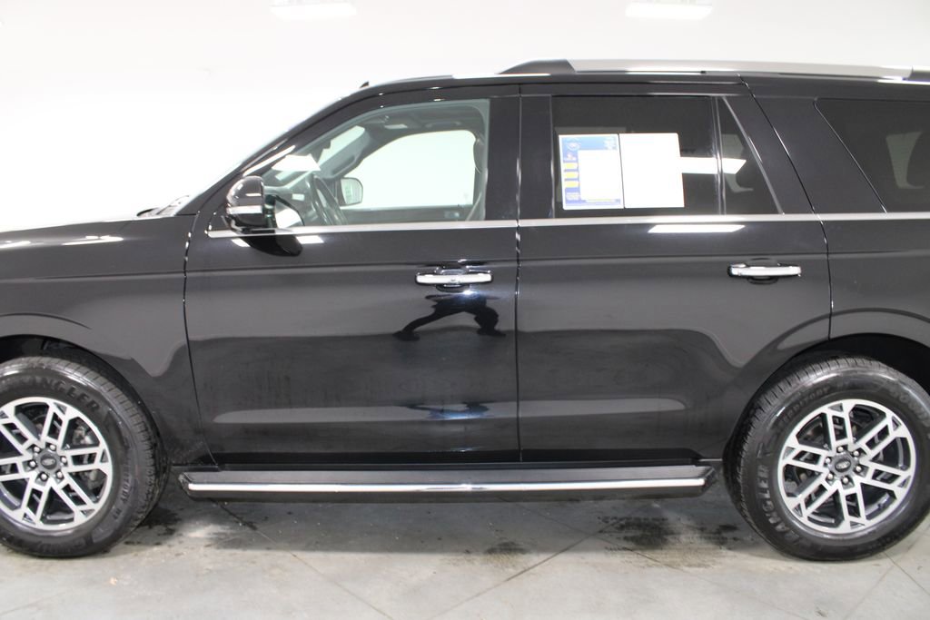 Used 2022 Ford Expedition Limited AWD/4WD image 6