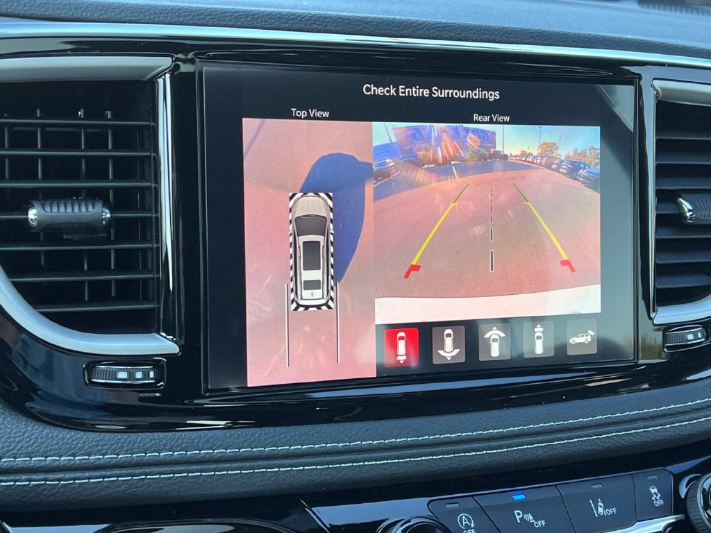 New 2027 Chrysler Pacifica Limited AWD/4WD image 24