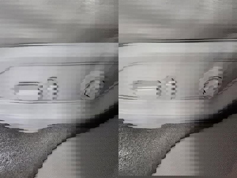 Used 2010 Saturn Outlook XR image 22