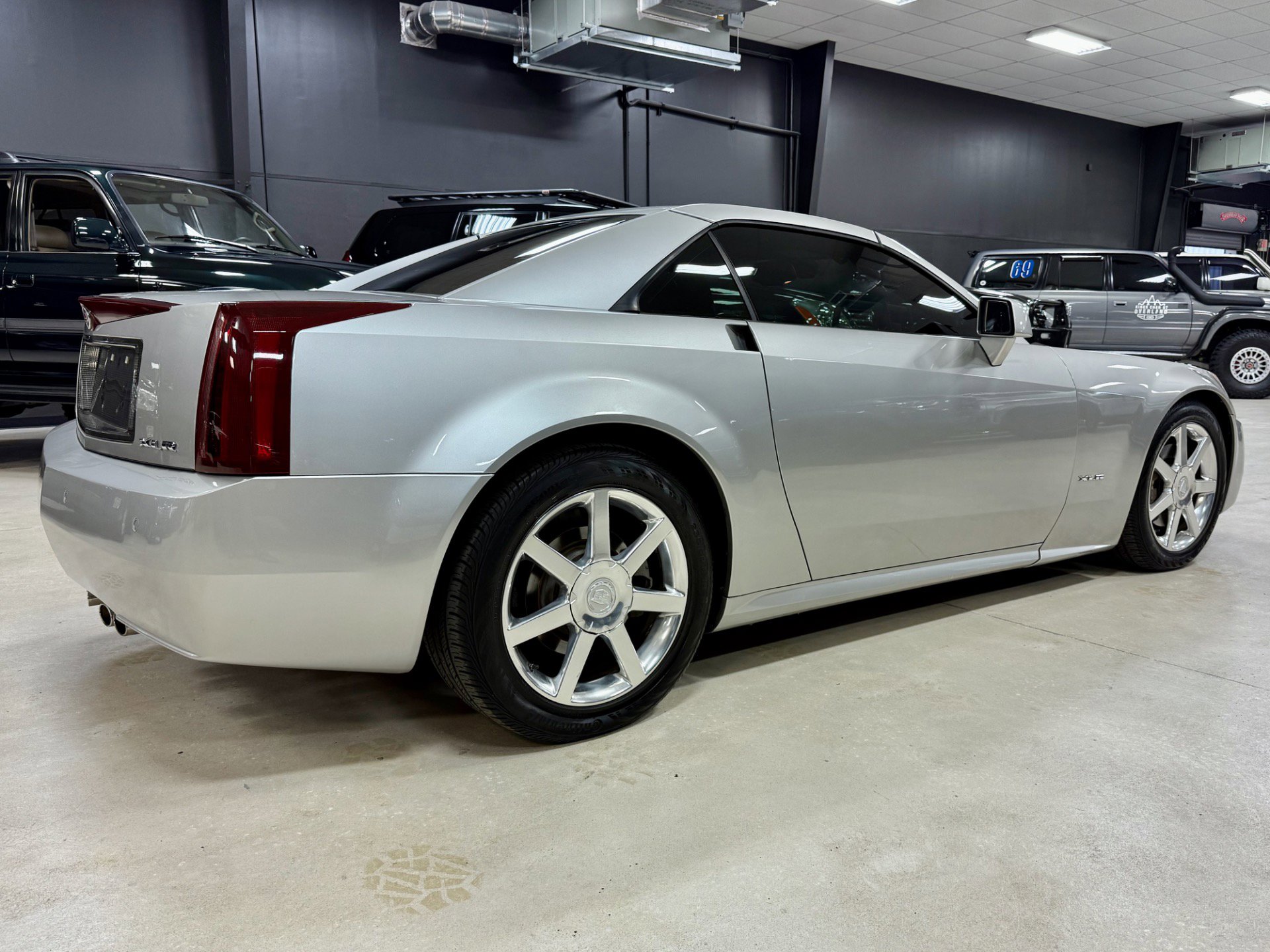 Used 2006 Cadillac XLR image 8