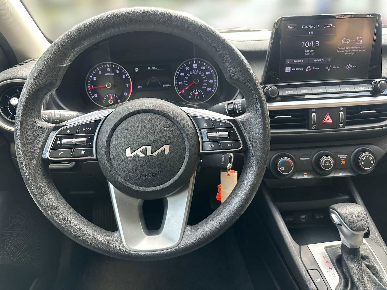 Used 2022 Kia Forte LXS image 2