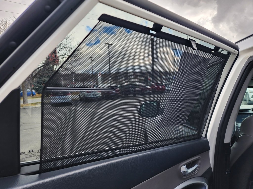 Used 2016 Hyundai Santa Fe SE w/ Option Group 03 image 16