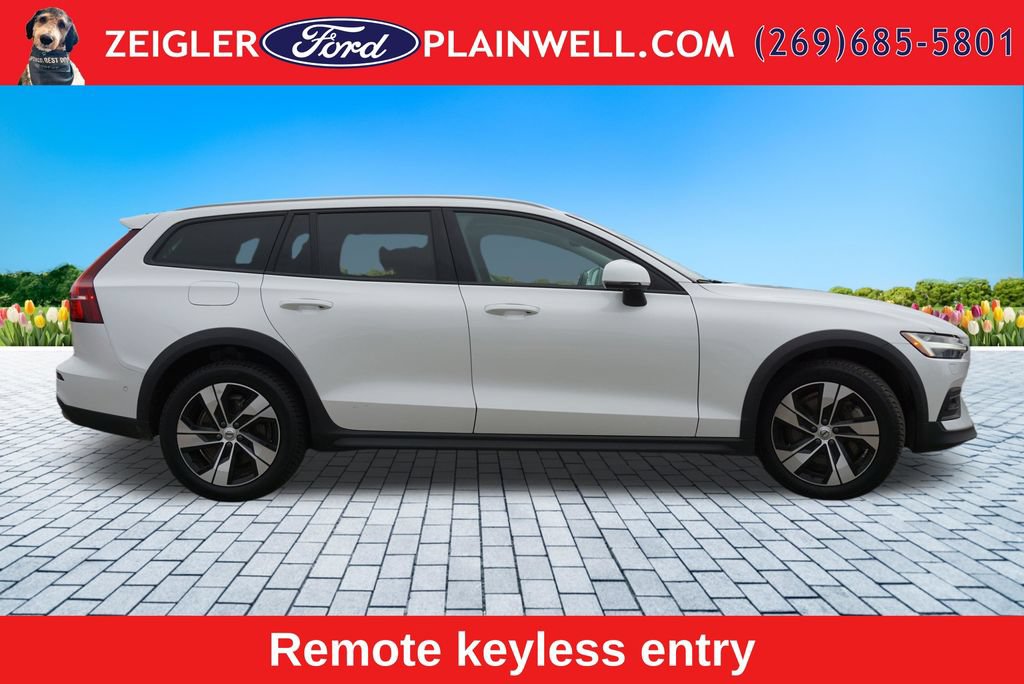 Used 2024 Volvo V60 B5 Cross Country Plus AWD/4WD image 6