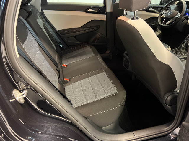 Certified 2025 Volkswagen Taos S FWD image 12