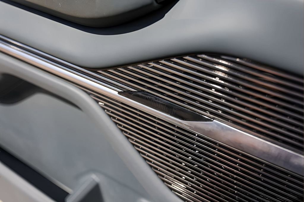 Used 2024 Jeep Grand Wagoneer Series III image 23