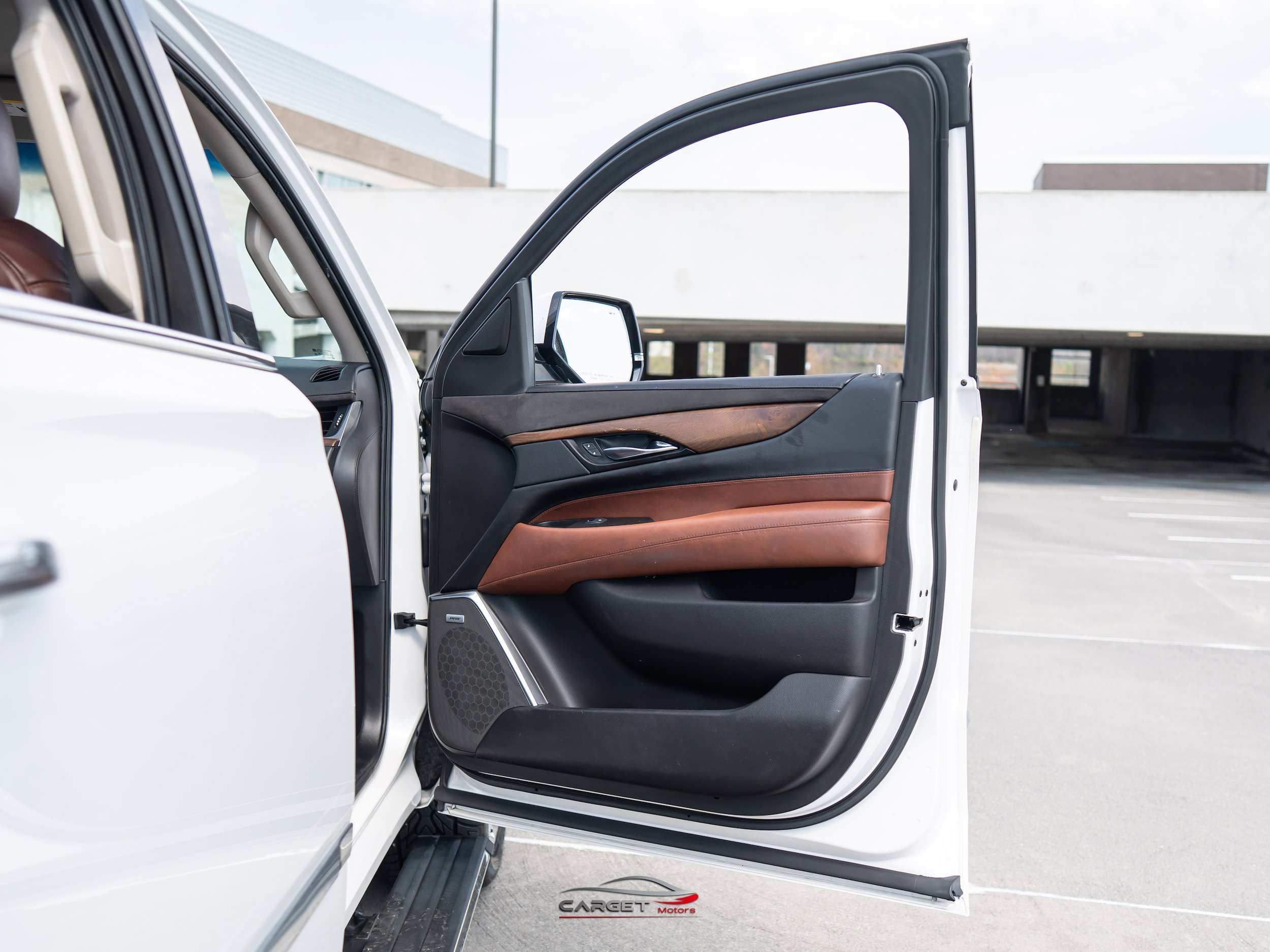 Used 2020 Cadillac Escalade ESV Premium Luxury image 43