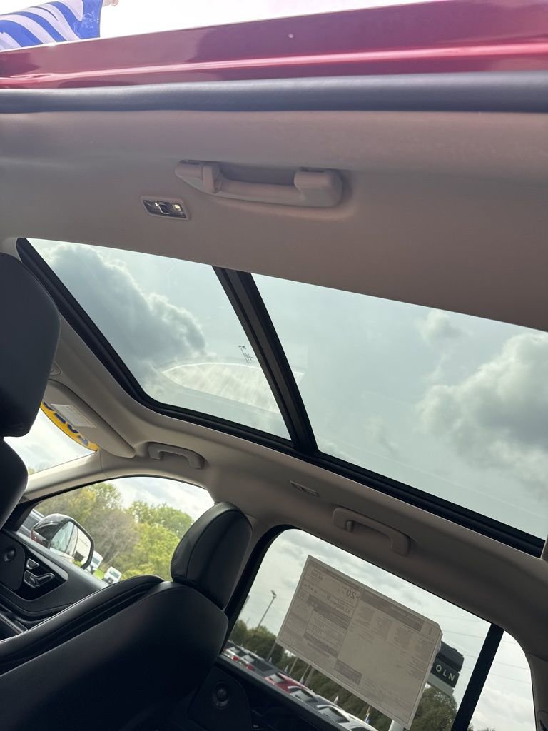 New 2025 Lincoln Aviator AWD w/ Equipment Group 101A image 18