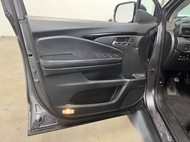 Used 2017 Honda Pilot Touring image 25