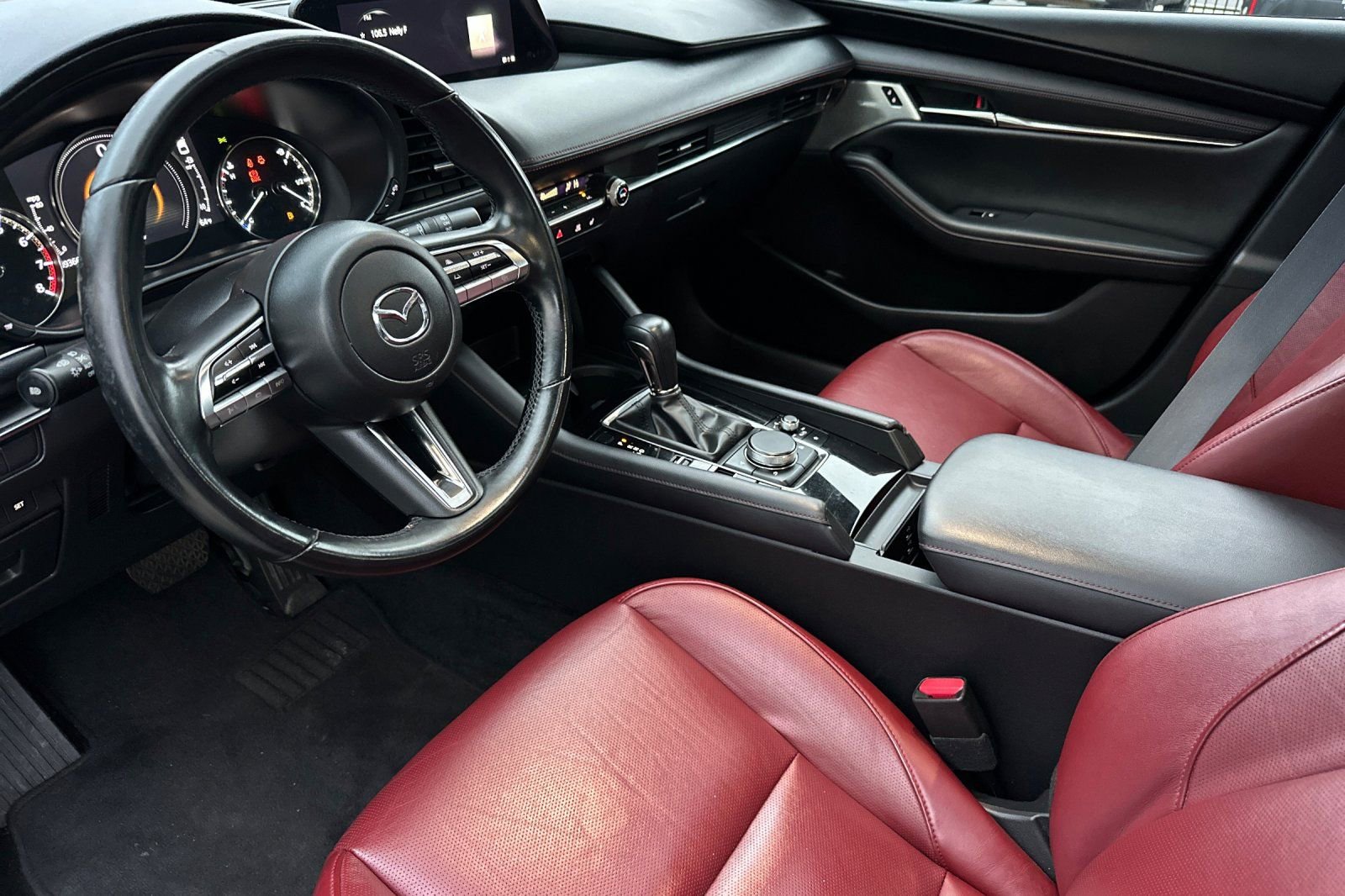 Used 2022 MAZDA MAZDA3 s image 11