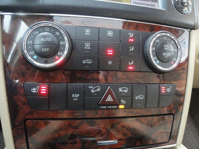 Used 2011 Mercedes-Benz GL 450 4MATIC image 16