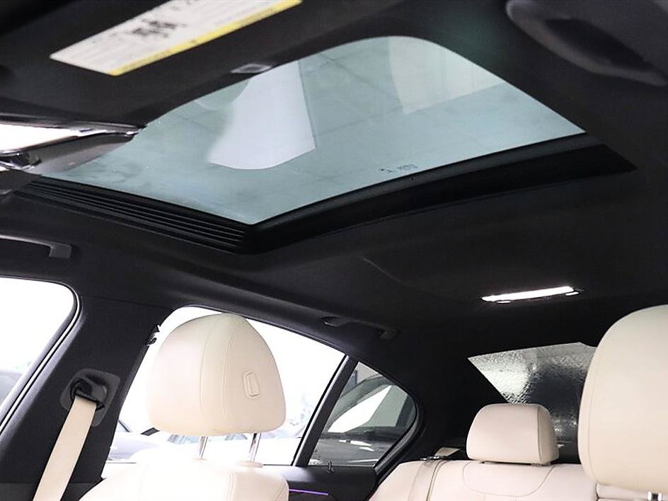 Used 2018 BMW 530i RWD image 47