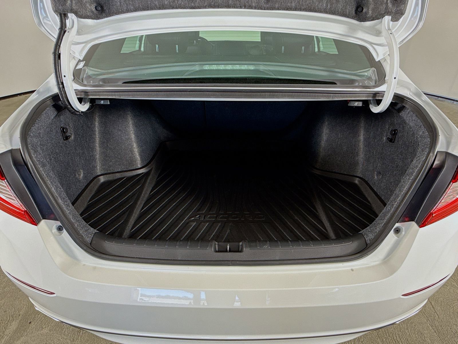 Used 2022 Honda Accord Sport image 23