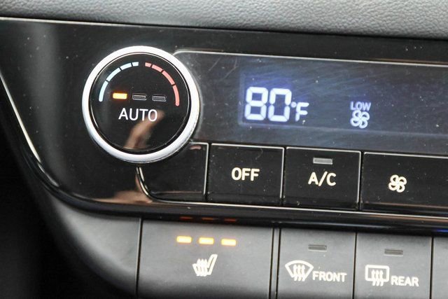 Used 2024 Hyundai Elantra Limited image 24