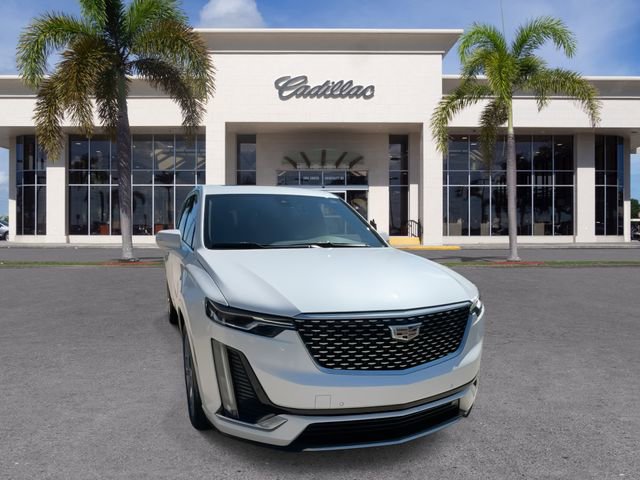Used 2022 Cadillac XT6 Premium Luxury image 3