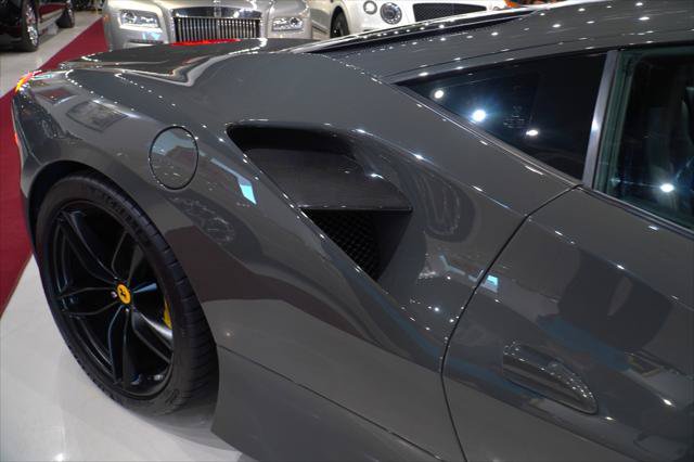 Used 2018 Ferrari 488 GTB RWD image 16