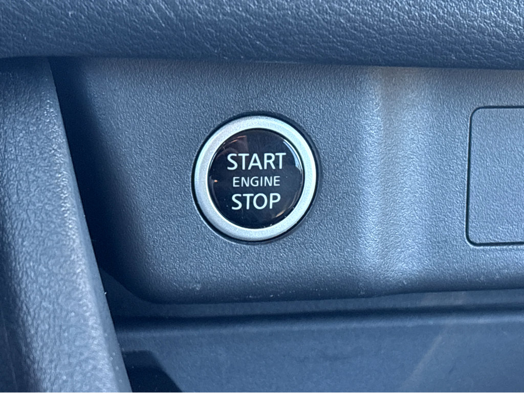 Used 2022 Nissan Rogue SV image 6