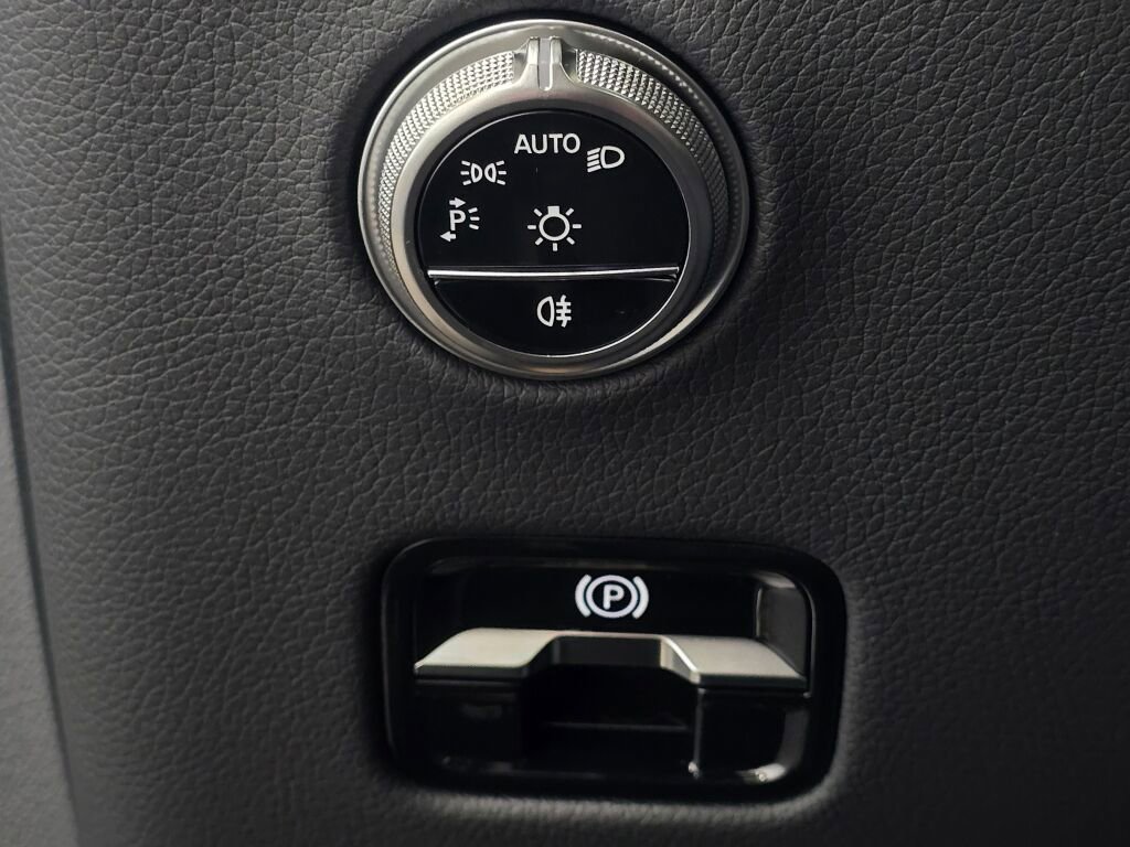 New 2026 Mercedes-Benz GLC 300 4MATIC image 24