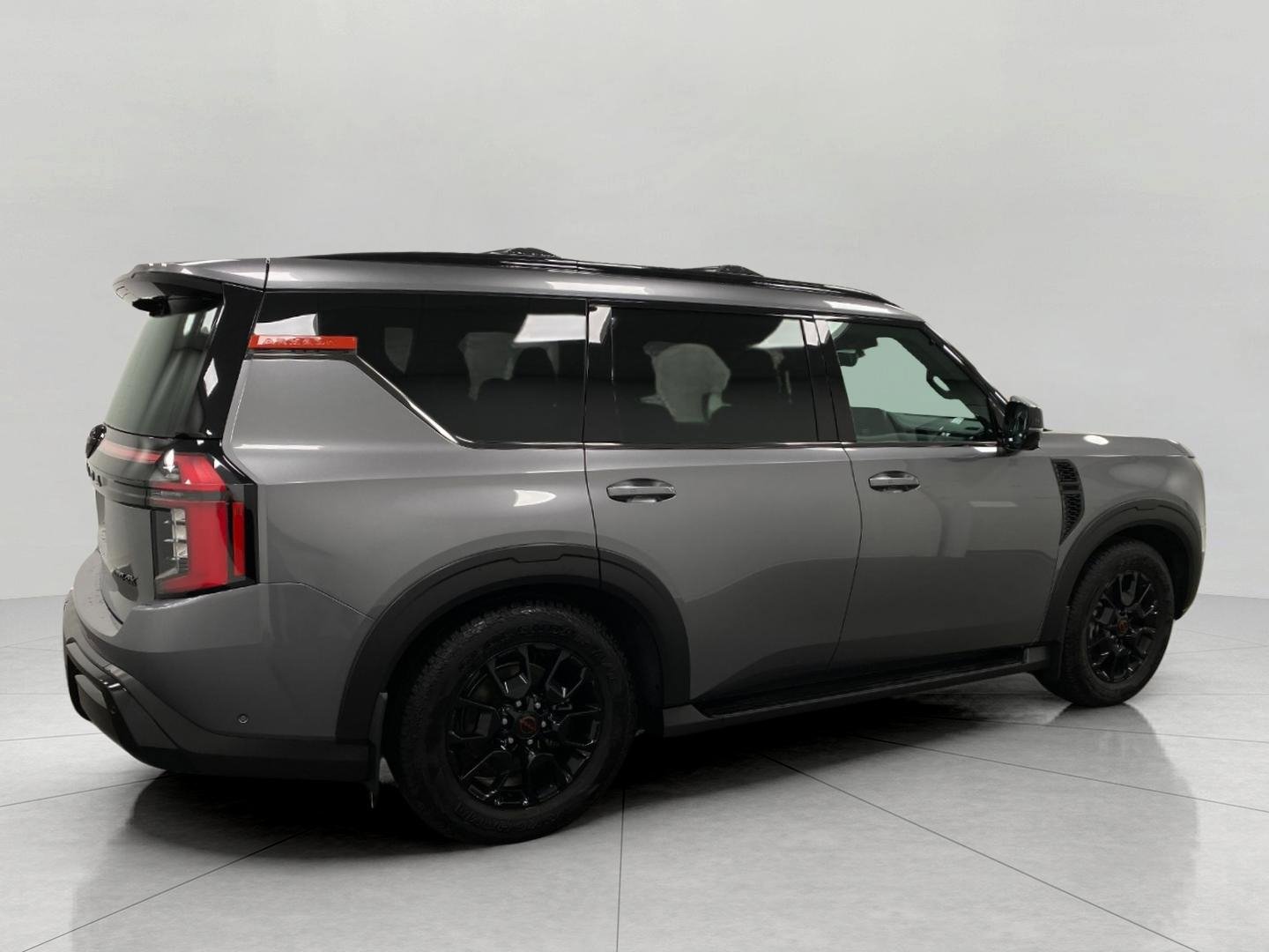 Used 2025 Nissan Armada PRO-4X image 2