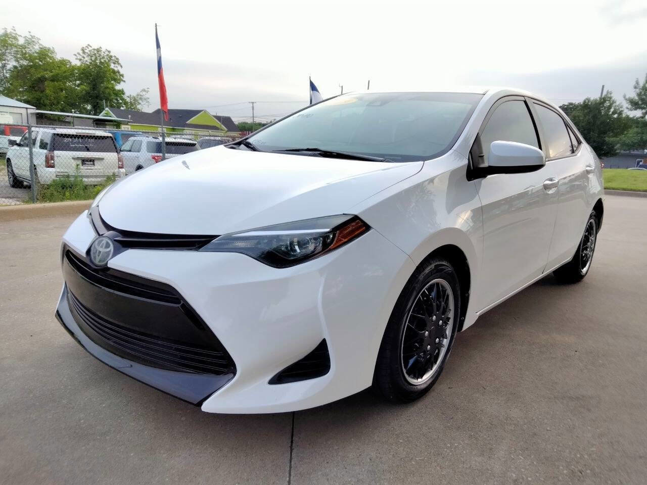 Used 2019 Toyota Corolla LE FWD image 1