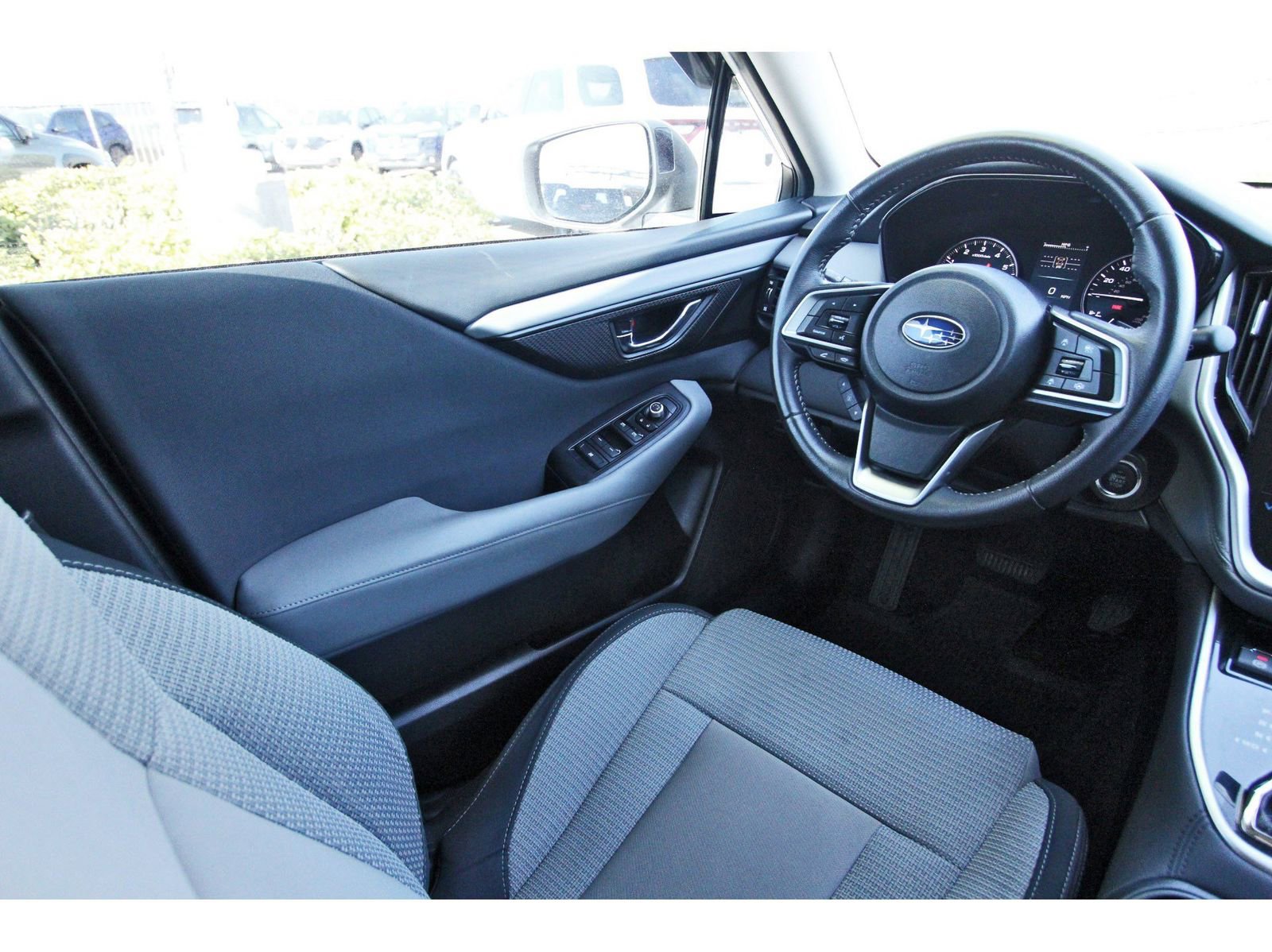 Used 2022 Subaru Outback Premium image 8