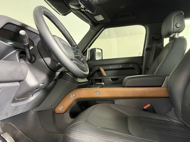 Used 2024 Land Rover Defender 110 X AWD/4WD image 35